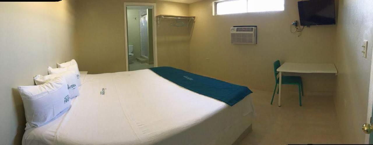 Hotel Frontera Baja Mexicali Zewnętrze zdjęcie