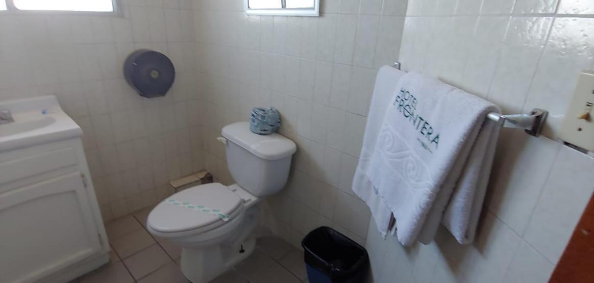 Hotel Frontera Baja Mexicali Zewnętrze zdjęcie